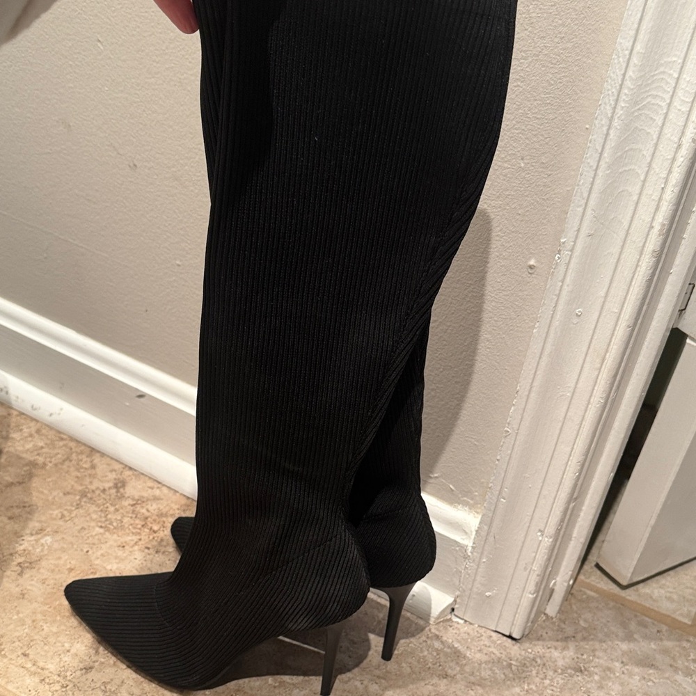 Elegant Black Heeled Boots for Women